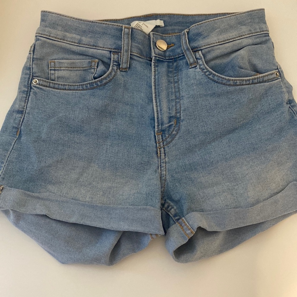 size 2 h&m jean shorts